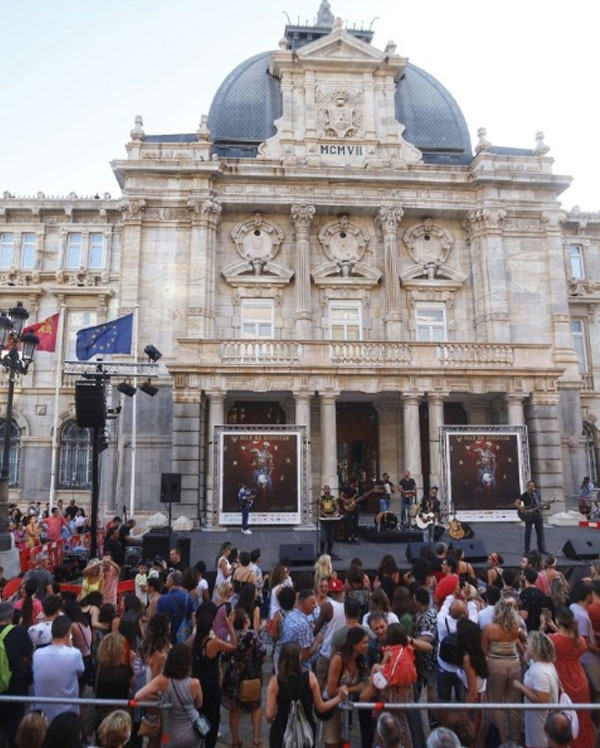 Escenario Plaza del Ayuntamiento (Escenario gratuito)