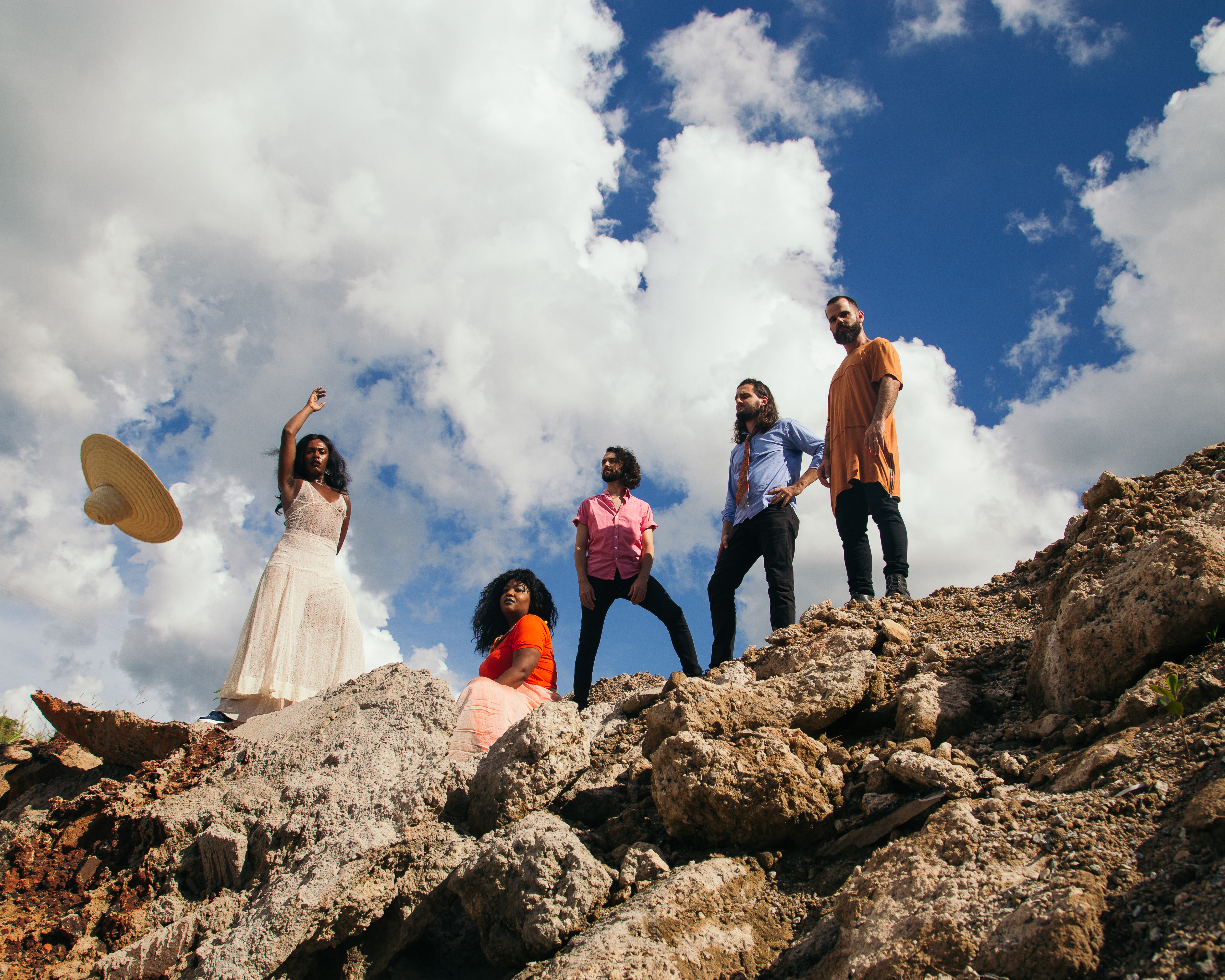 Liniker e os Caramelows (Brasil)
